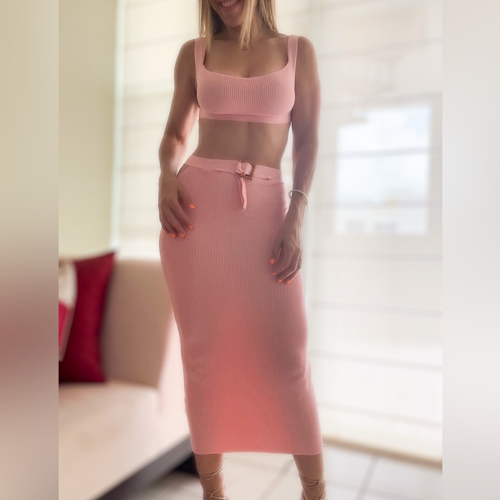 Elegant Pink Ribbed Skirt Set